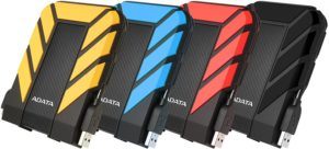 L'hard disk esterno ADATA è disponibile in vari colori e capacità