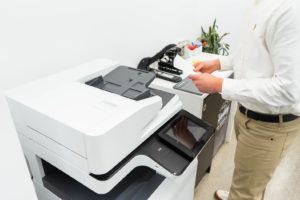 Tutti i tipi di stampante hanno dei vantaggi e delle funzionalità adatte a uno o più attività.