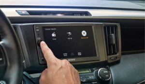 L’autoradio XAV-AX1000 si serve della connessione Bluetooth per le chiamate in vivavoce