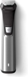 Philips Grooming Kit serie7000 MG7770/15 è un regolabarba che ha un kit di ben 18 accessori.