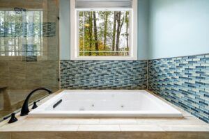 Una vasca idromassaggio è fondamentale che sia compatibile con il tuo bagno