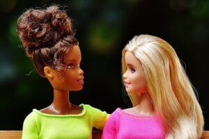 Barbie bionda e Barbie bruna